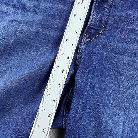 Levis Classic Bermuda Jean Shorts Womens 24W Blue Cuffed‎ Denim - Picture 6 of 16